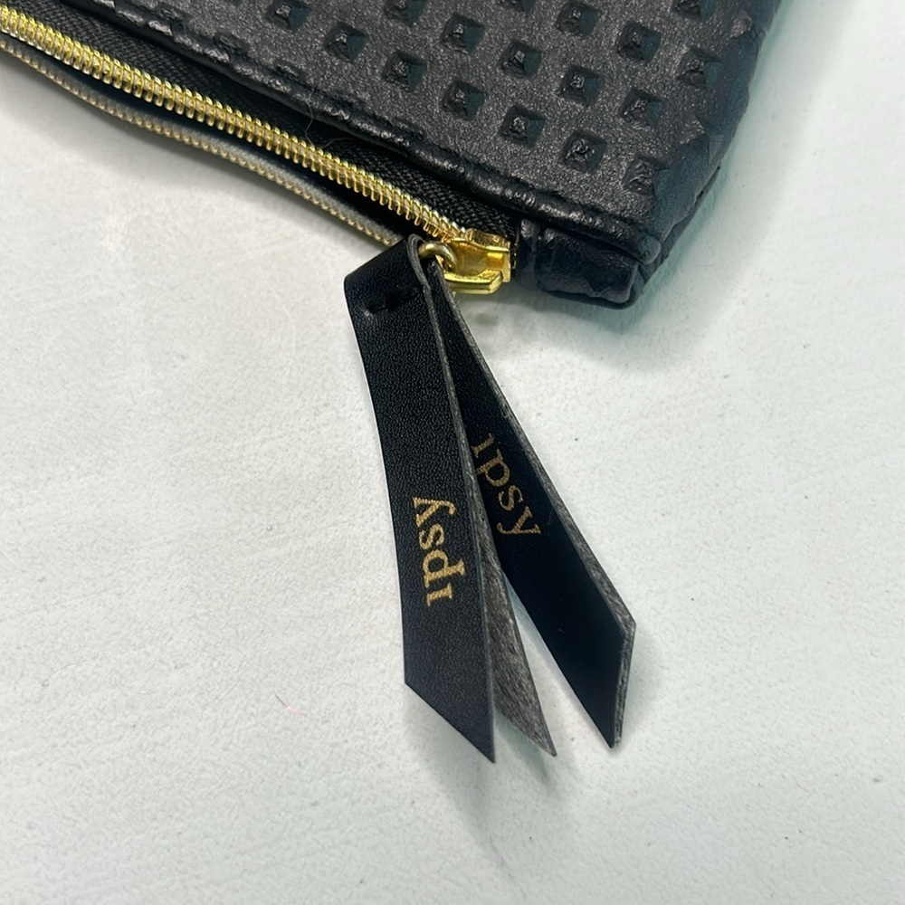Ipsy Pouch - Picture 3 of 4